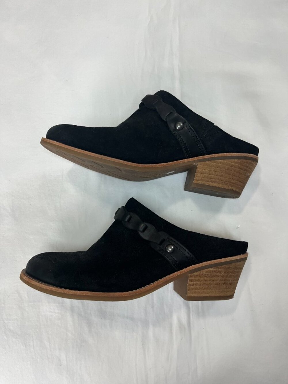 Earth Juliet Block Heel Mule Slides in Black Leather Suede